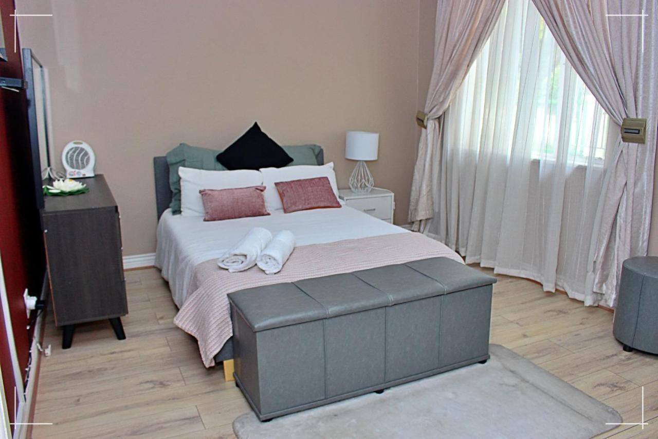 The Global Link Hub Hotel Pretoria Bagian luar foto