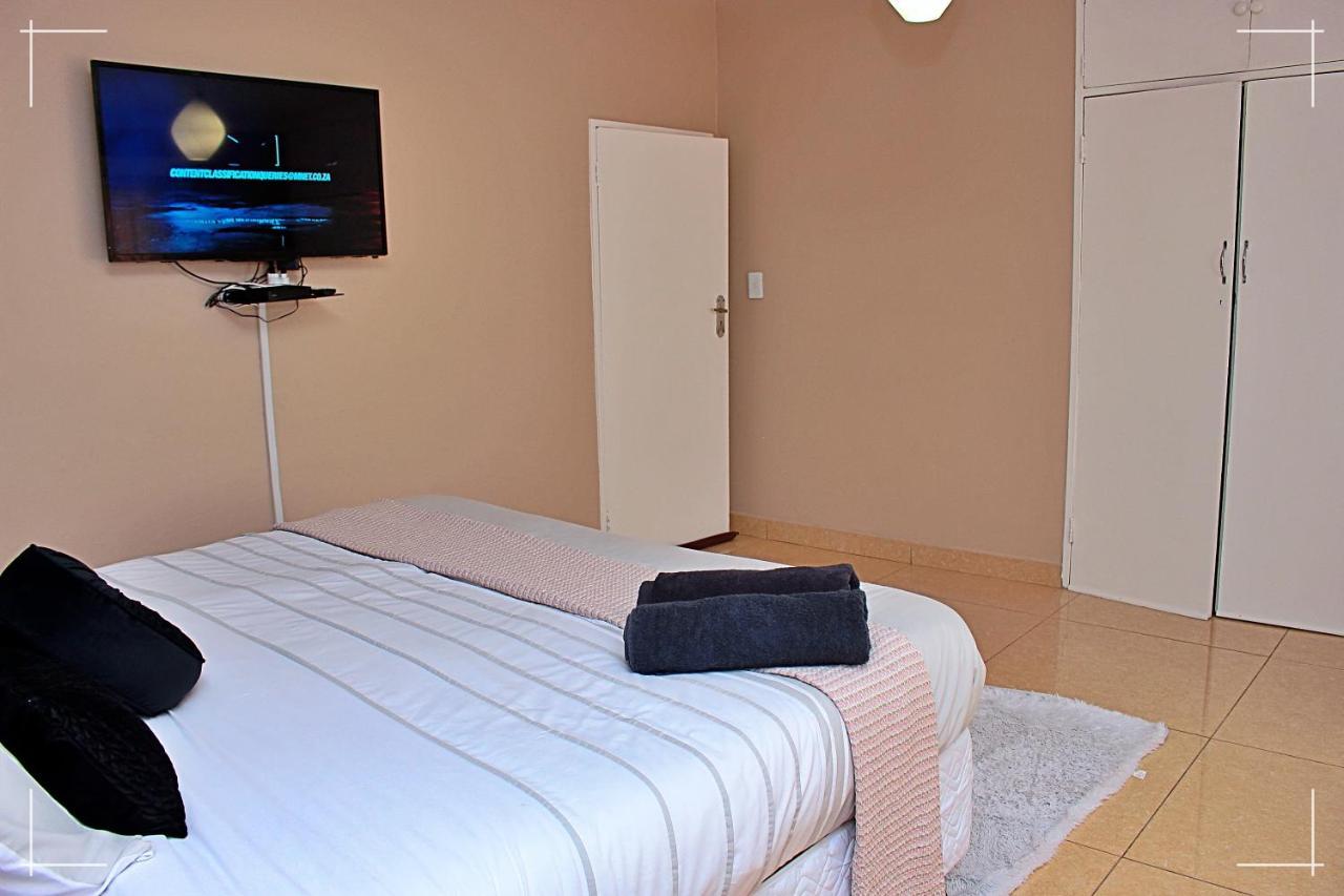 The Global Link Hub Hotel Pretoria Bagian luar foto