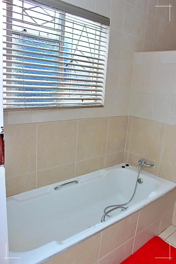 The Global Link Hub Hotel Pretoria Bagian luar foto