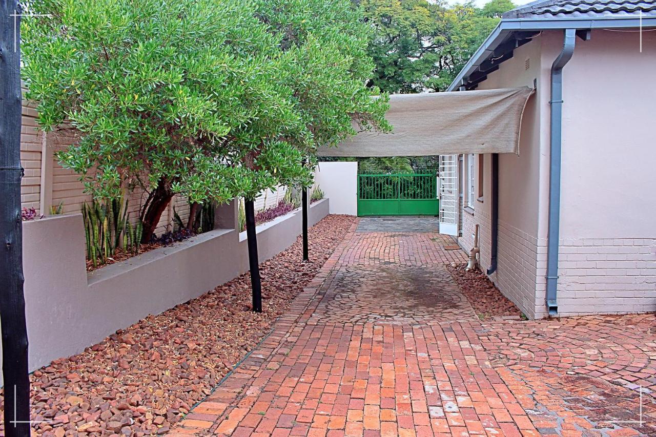 The Global Link Hub Hotel Pretoria Bagian luar foto